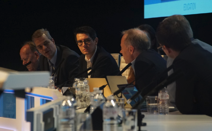 Multicentre dataset reveals the added value of diffusion-weighted imaging in TEVAR practice