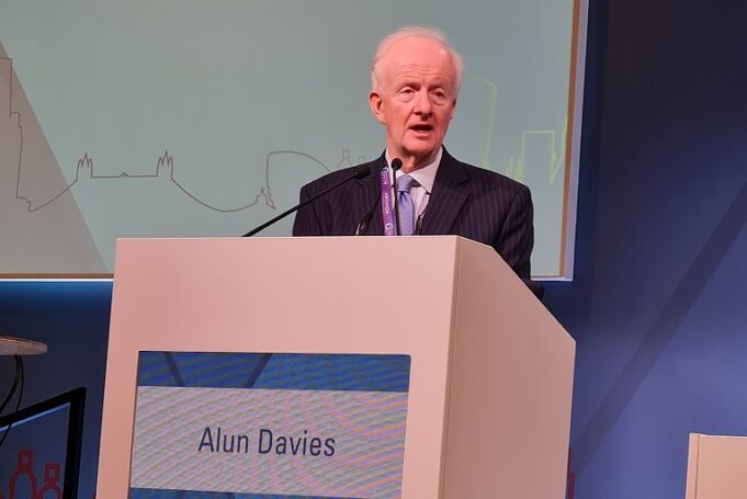 Medical therapy improvements mean “the time has come” to reconduct prior endarterectomy trials