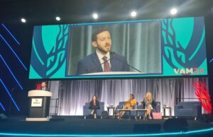 Smoking cessation remains a “ripe target” for improved medication adherence in carotid disease smoking