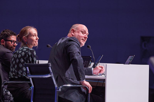 New data, case discussion and debates to address critical challenges in vascular access and renal interventions